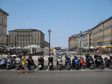 Italien Friaul Triest Am Canal Grande 008.JPG
